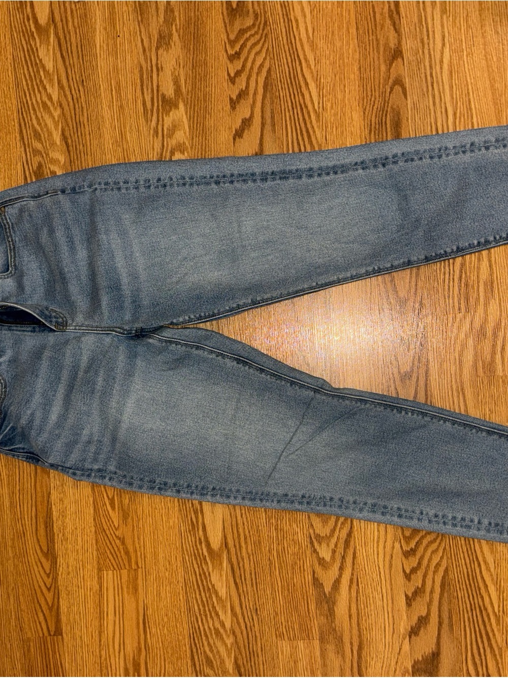 American Eagle Outfitters Straight Leg Jeans in Light Wash Blue
